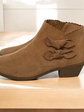 Jack Rogers Suede Bow Booties Size 7M Fall Minimalist Cottagecore Ankle Boots‎